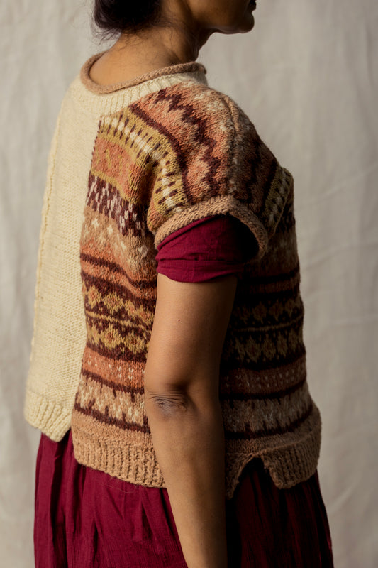 Half Motif Crop Vest