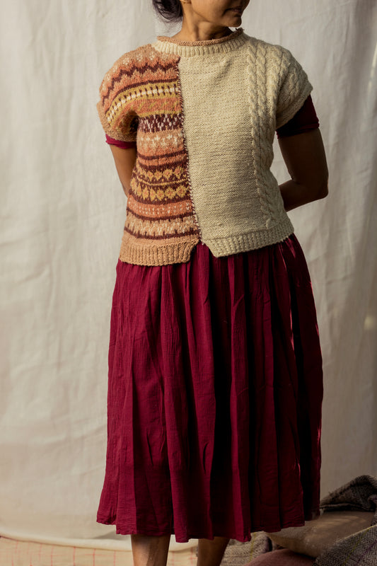 Half Motif Crop Vest