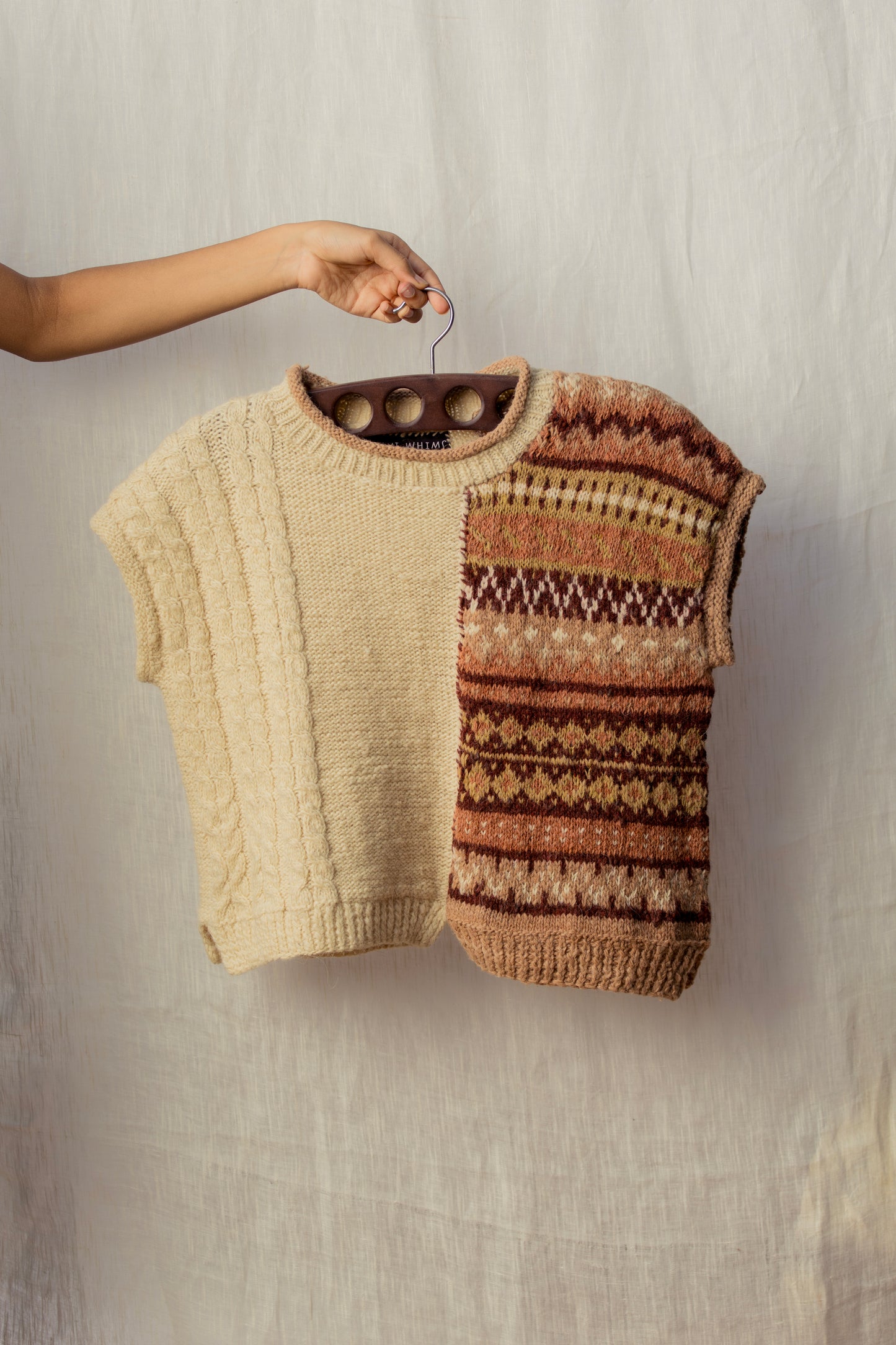 Half Motif Crop Vest