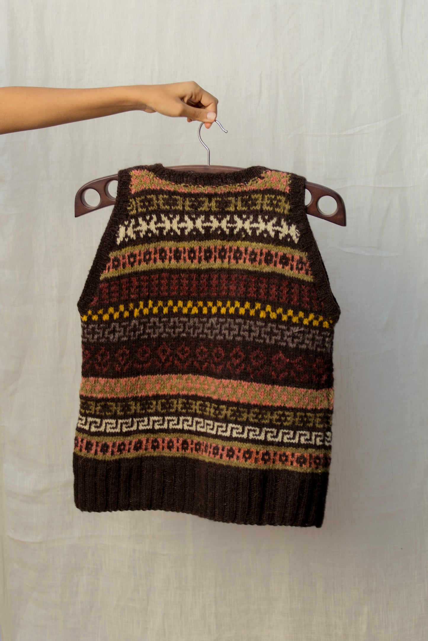Lahuli Multicolour Knit Vest (Black)