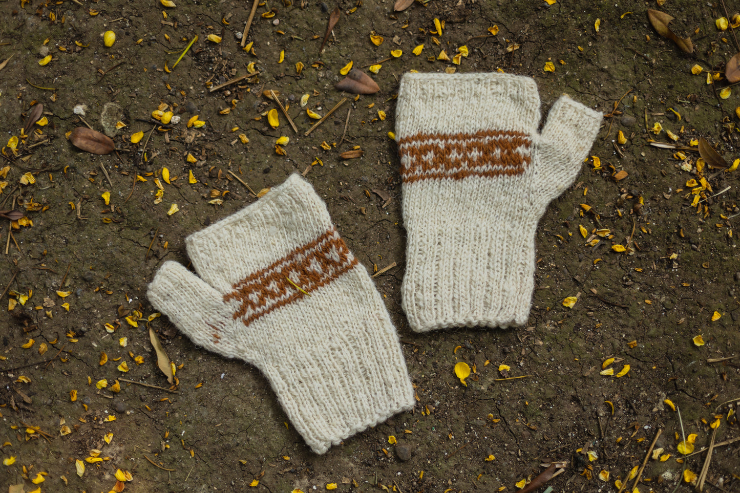 Motif Knit Hand warmers
