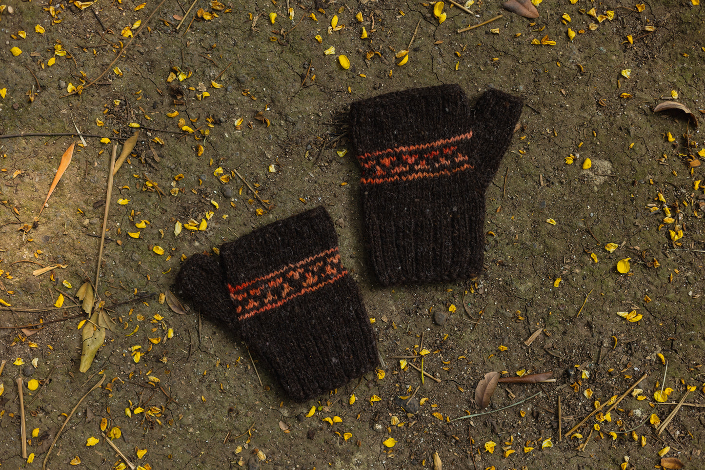 Motif Knit Hand warmers