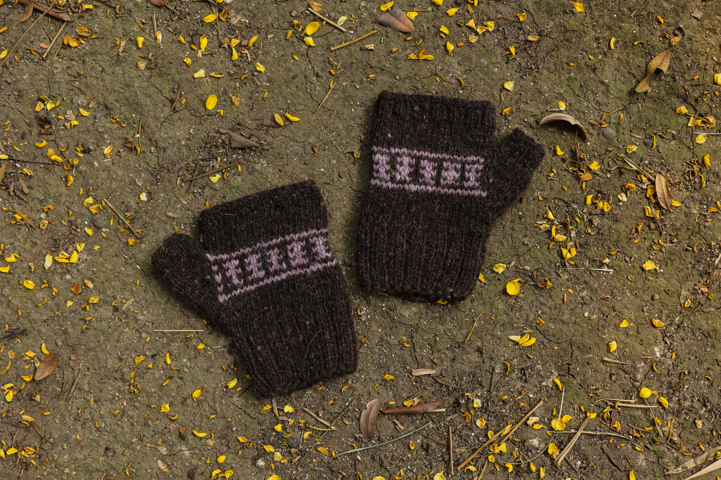 Motif Knit Hand warmers