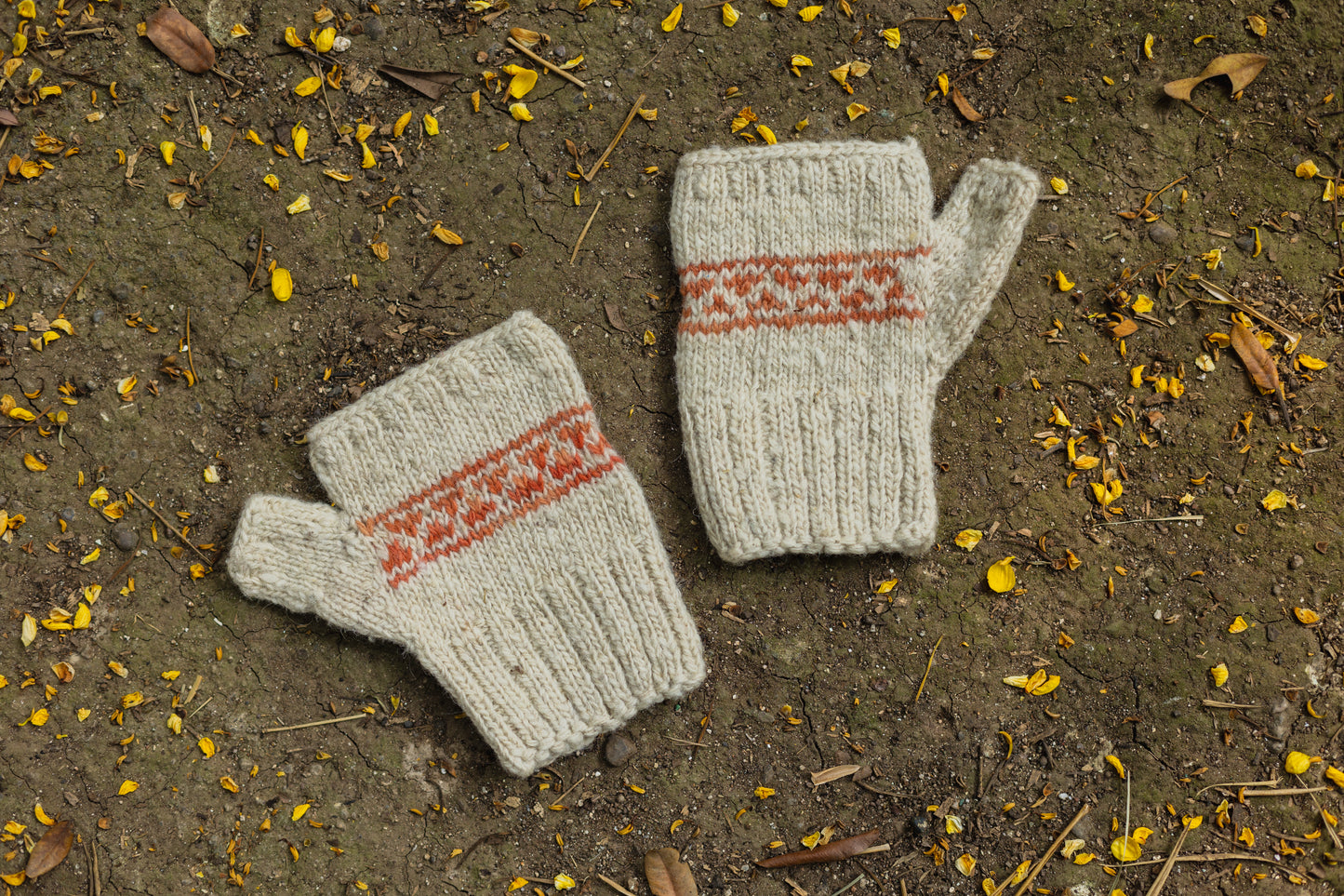 Motif Knit Hand warmers