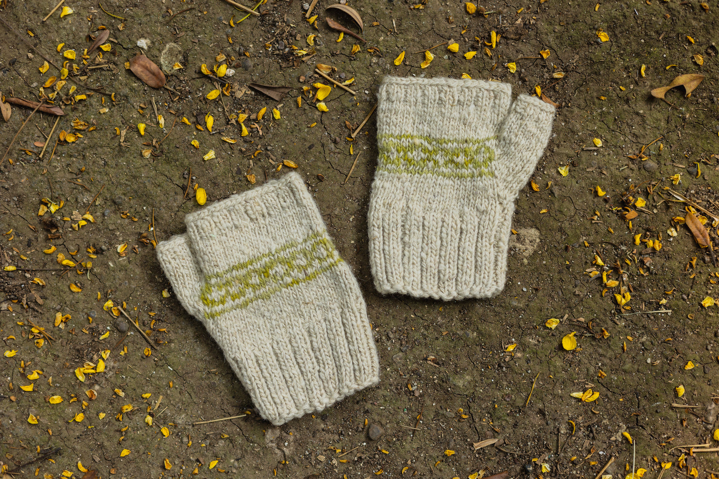 Motif Knit Hand warmers