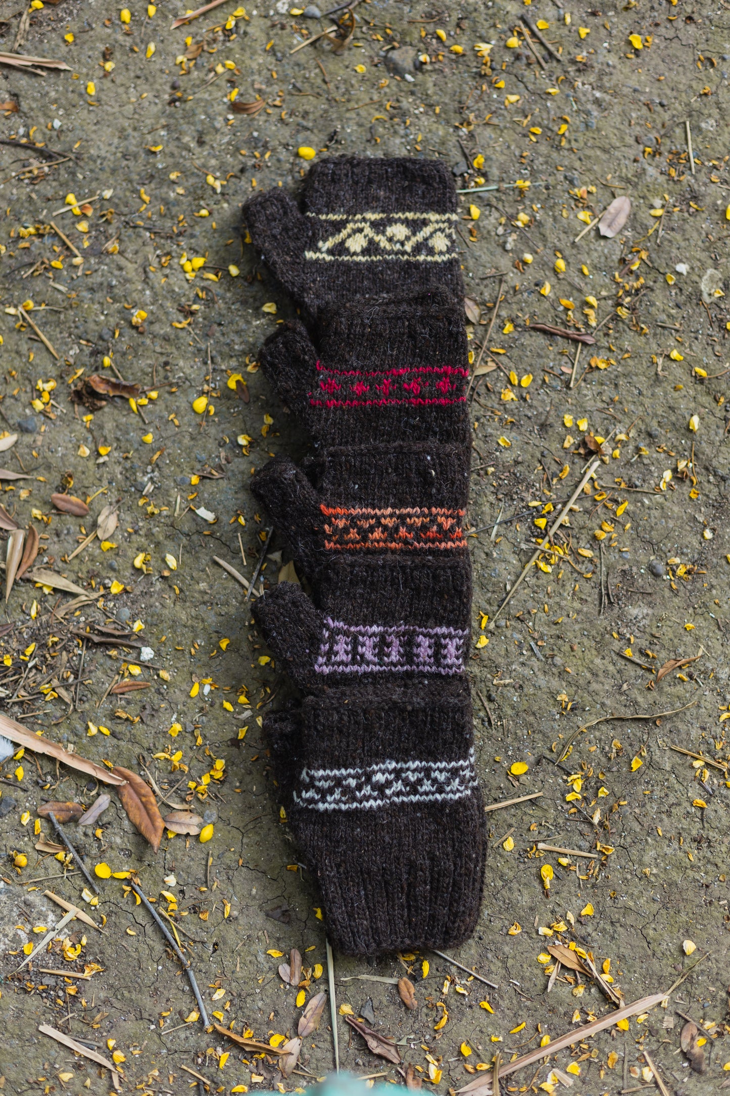 Motif Knit Hand warmers