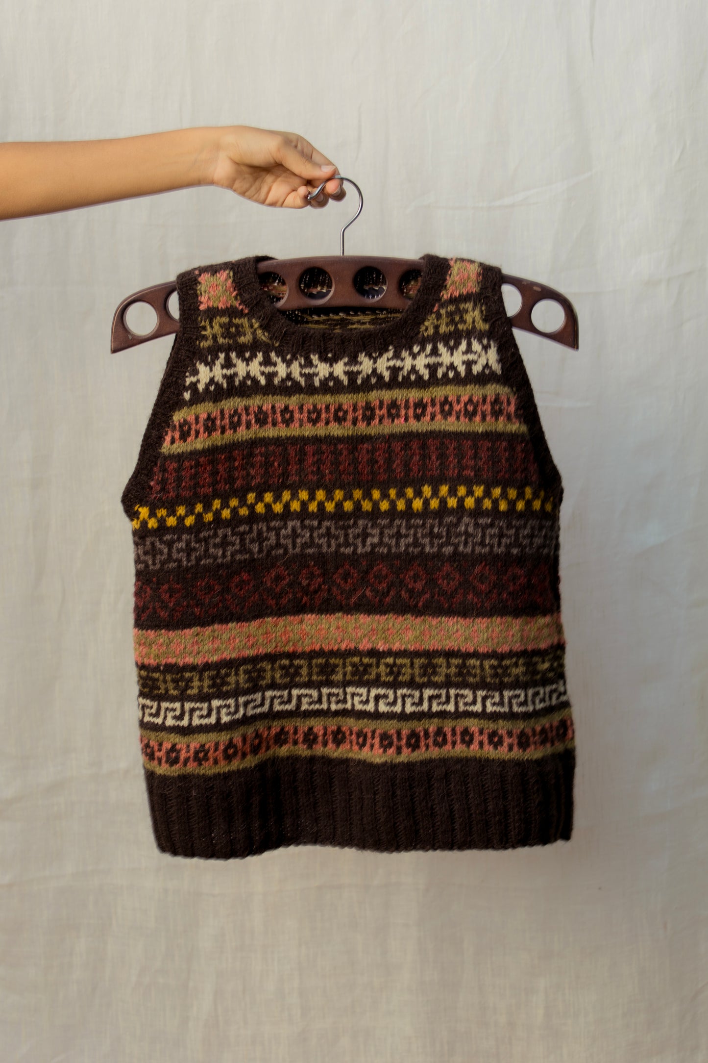 Lahuli Multicolour Knit Vest (Black)