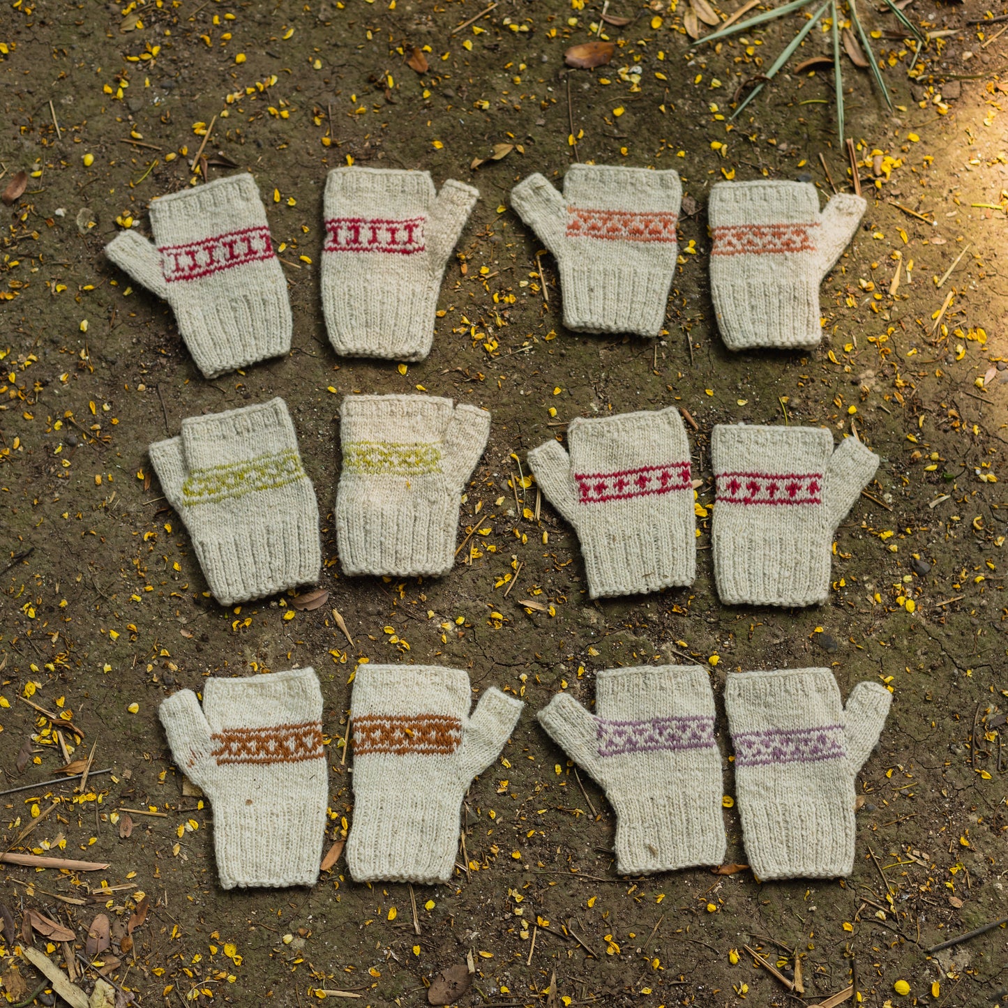 Motif Knit Hand warmers